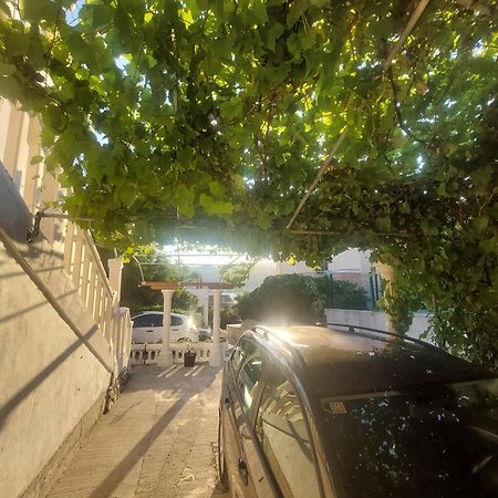 Studio-App Iva, Balcony With Sea View - 50 M From Beach พาก ห้อง รูปภาพ