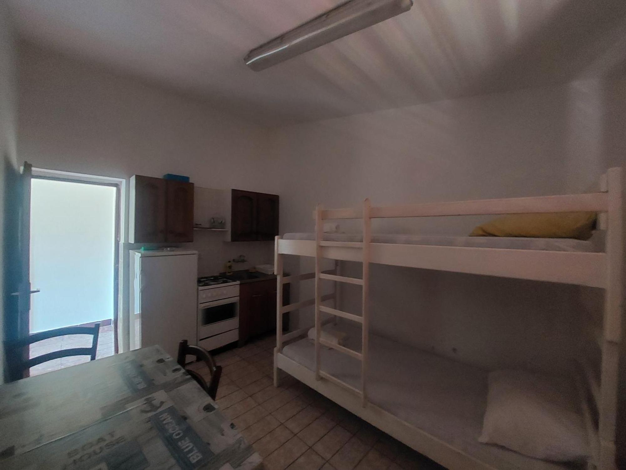 Studio-App Iva, Balcony With Sea View - 50 M From Beach พาก ภายนอก รูปภาพ